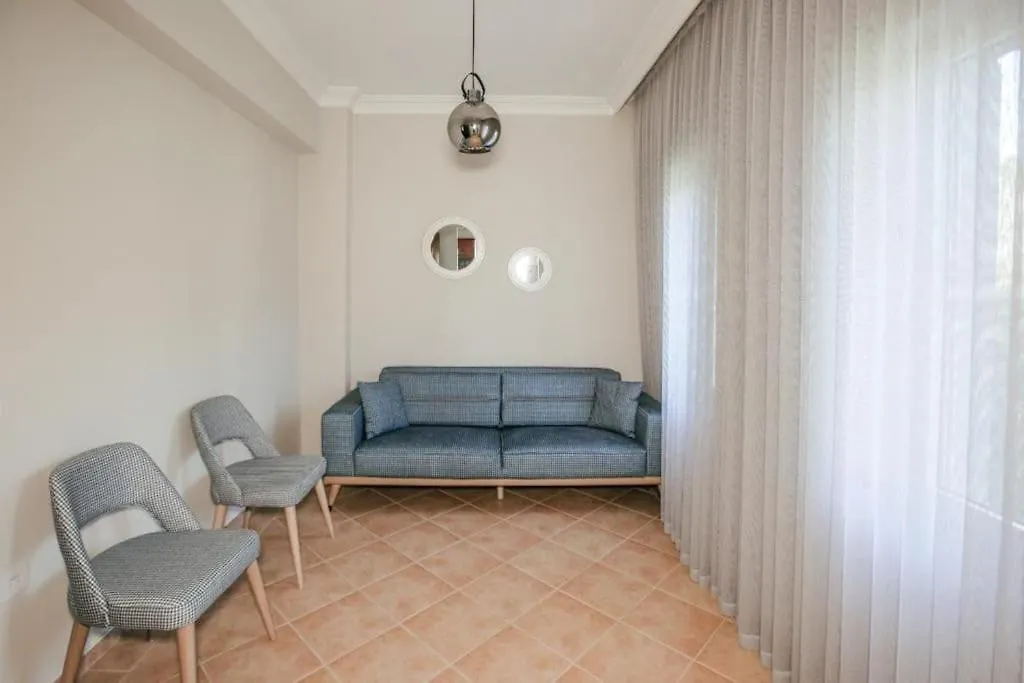 Marmaris'Te Oezel Havuzlu Villa