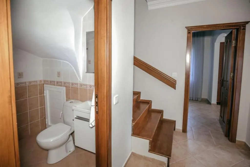 Marmaris'Te Oezel Havuzlu Villa