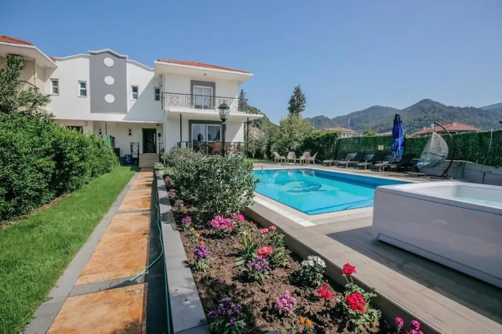 Marmaris'Te Oezel Havuzlu Villa Turkey