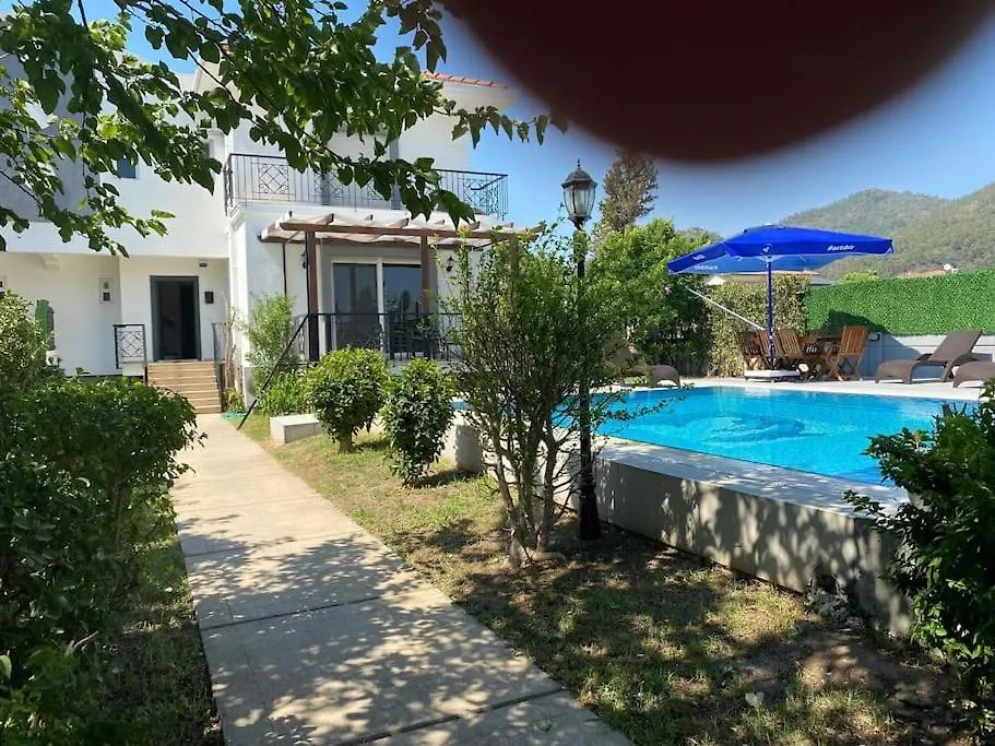 Marmaris'Te Oezel Havuzlu Villa 0*, Marmaris
